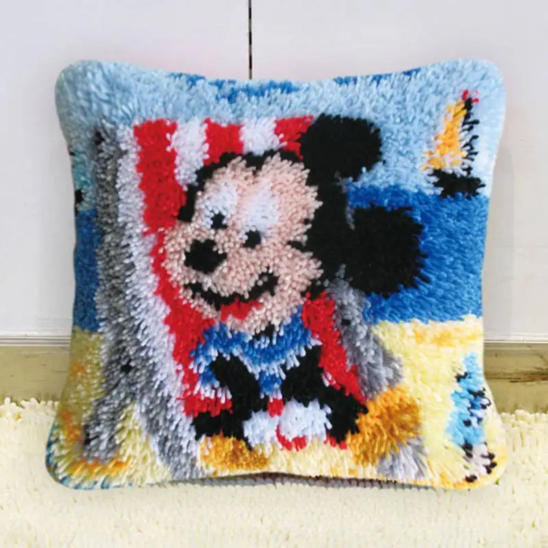 Disney Series Latch Hook Rug Kits Mickey 3D Segment Embroidery Pillow Wool Cross Stitch Carpet Embroidery DIY Pillow knooppakket