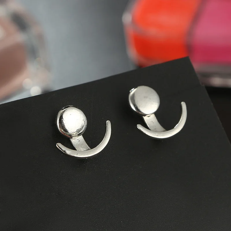 Pendientes geométricos redondos de aleación y luna para mujer, accesorios de joyería simples, pendientes de tuerca, otoño e invierno, 2023