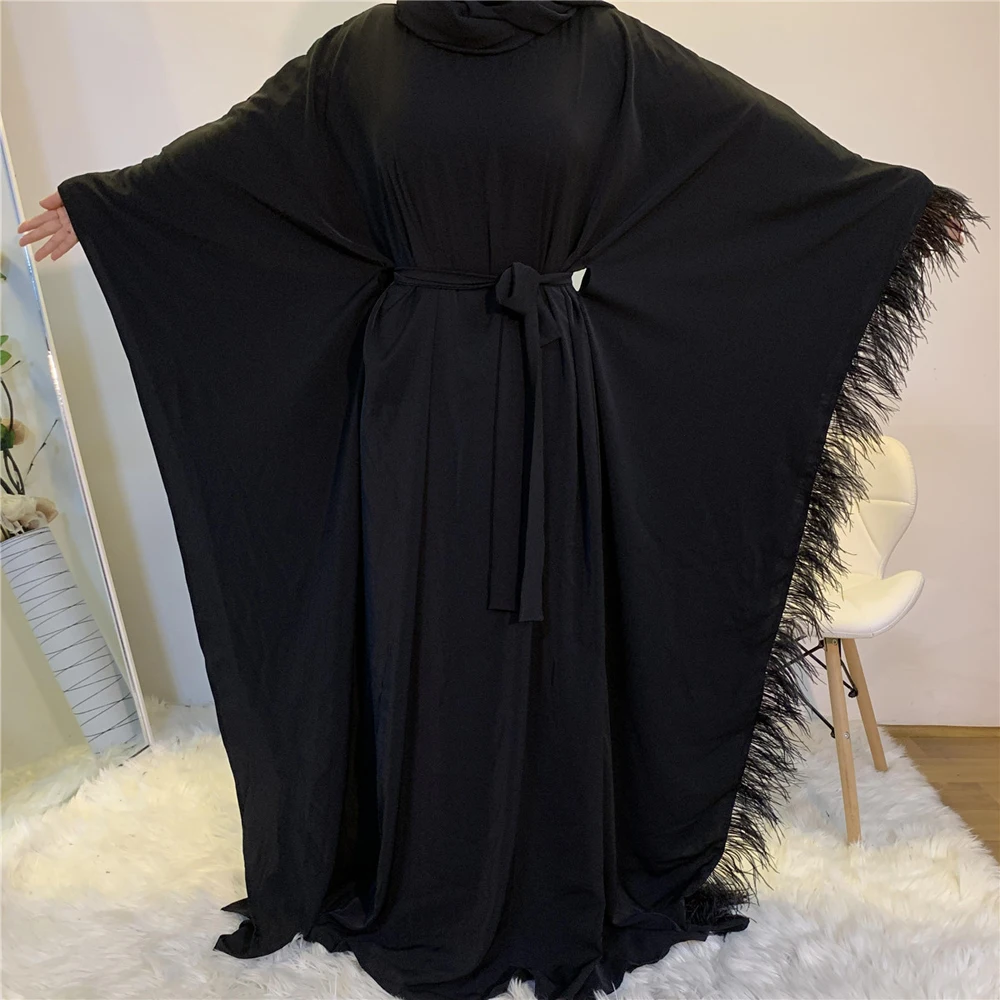 เสื้อผ้ากุลสตรีมุสลิมพร้อมแขนขนนกอิสลามเสื้อผ้าสวมใส่สบายสไตล์ดูไบ Shinny Abaya