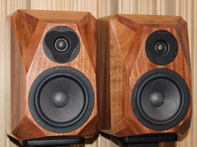 Sapele Solid Wood 6.5 inches Hi-End bookshelf speaker/loudspeaker Scan-Speak 6620 6640 7140 tweeter 18WU/8741 midrange-bass