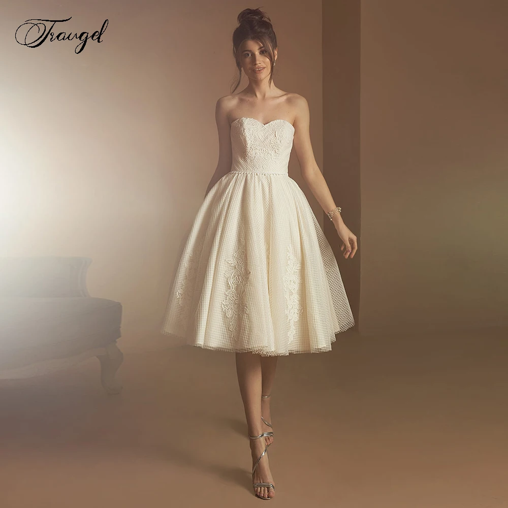 Traugel Sexy Sweetheart A Line Lace Short Wedding Dress Elegant Applique Sleeveless Backless Bride Dress Knee length Bridal Gown