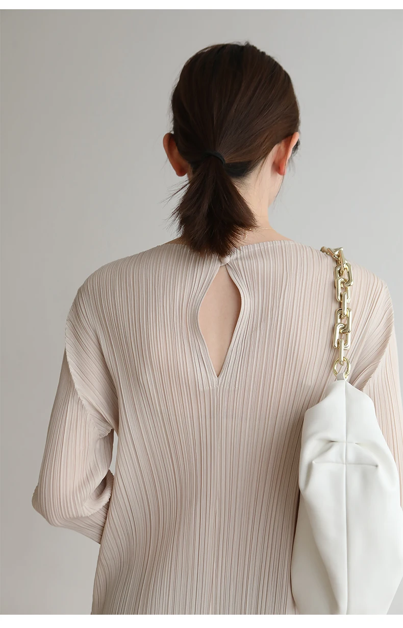 Autumn Miyake pleated new V-neck foreign-style large size slimming slim seven-minute sleeve jumpsuit