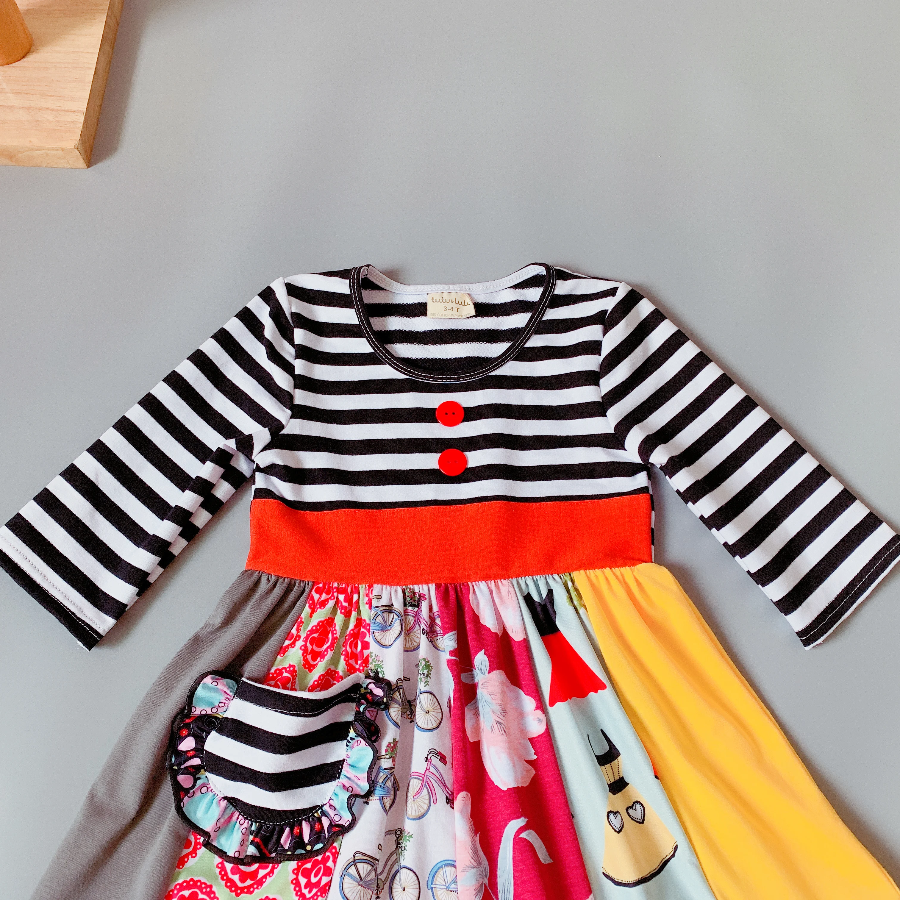 Sping/Winter Thick New Ddesign Black Stripe Ruffle Full Sleeves Style  with Flower Trim and Pocket Baby Girls Dress  for Present