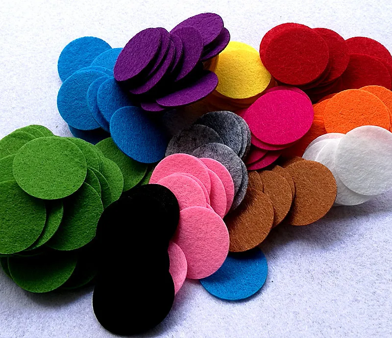 200pcs 30mm Colorful Round Felt Fabric Pads Nonwoven Circle Felts For Sewing Dolls Accessory Scrapbook Decor Sticker Craft Patch