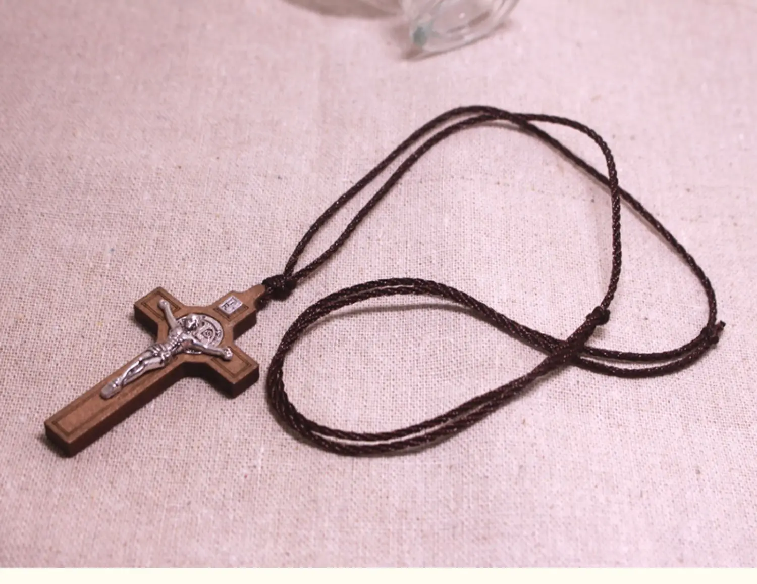 Christian Jesus Holzkreuz katholische Kirche Retro Holz Anhänger Auto Jesus auf Kreuz Rosarios Catolicos Jezus Croix Kruzifix – Detail 2