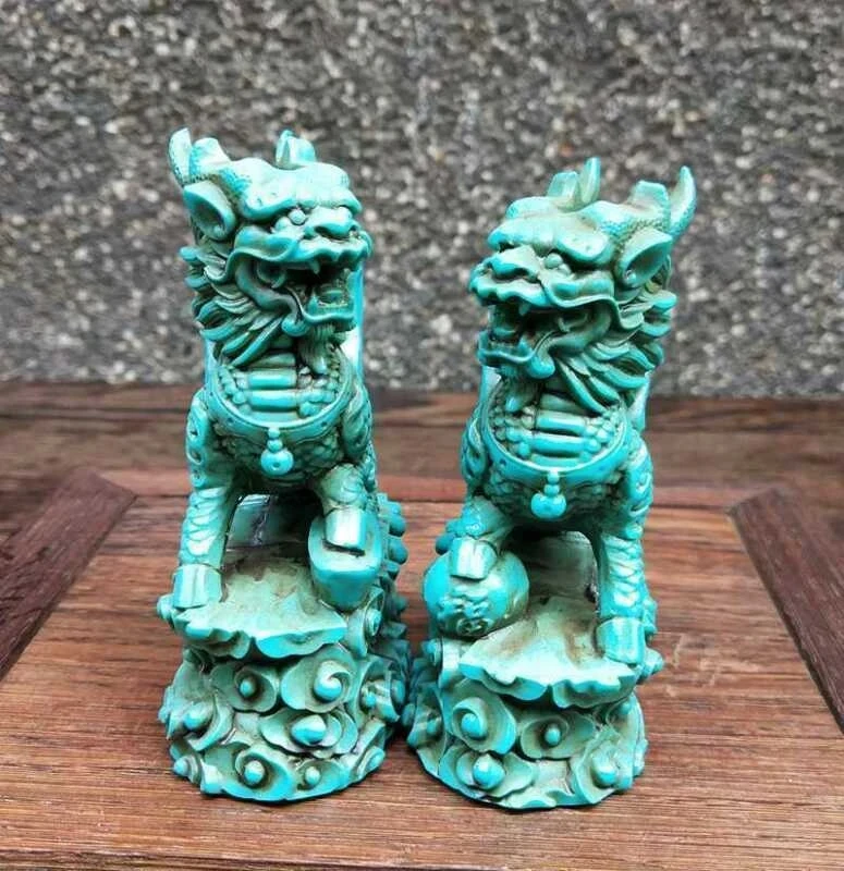 

A pair Hand-Carved Chinese Natural Turquoise Statue Lion Exquisite Green