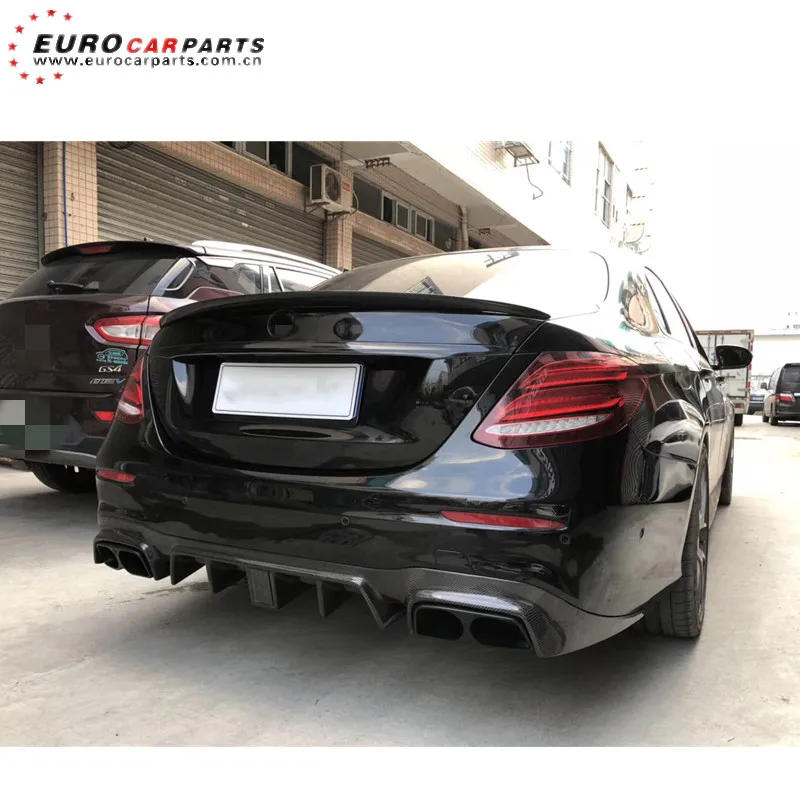 

W213 E63 diffuser with exhaust tips fit for W213 E63 2017-2019year to B-style carbon fiber diffuser with light and muffler tips