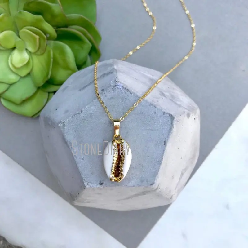 

NM18645 Natural Cowrie Shell Seashell Pendant Gold Plated Chain Necklace Minimal Minimalist Beach Jewelry Bridesmaid Gift