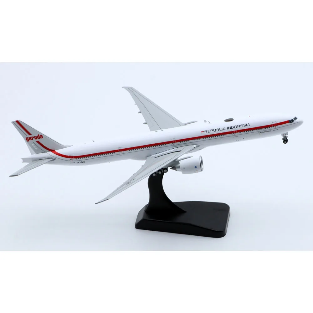 1:400 Alloy Collectible Plane JC Wings LH4202 Republik Indonesia Garuda Airlines Boeing 777-300ER Diecast Aircraft Model PK-GIG