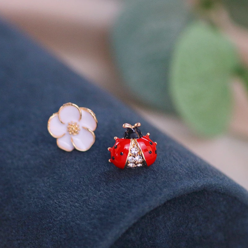 New Korean Trendy Cute Little Ladybug Stud Earrings for Women Girls lovely Animal Flower Asymmetric Earrings Party Jewelry Gifts