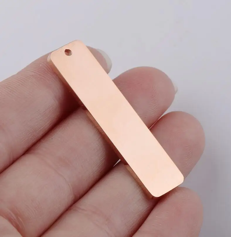 50 Stück 10 x 40 mm rechteckige Tag-Streifen, leere Charms, hochglanzpoliert, Edelstahl, für DIY-Schmuckherstellung – Detail 2