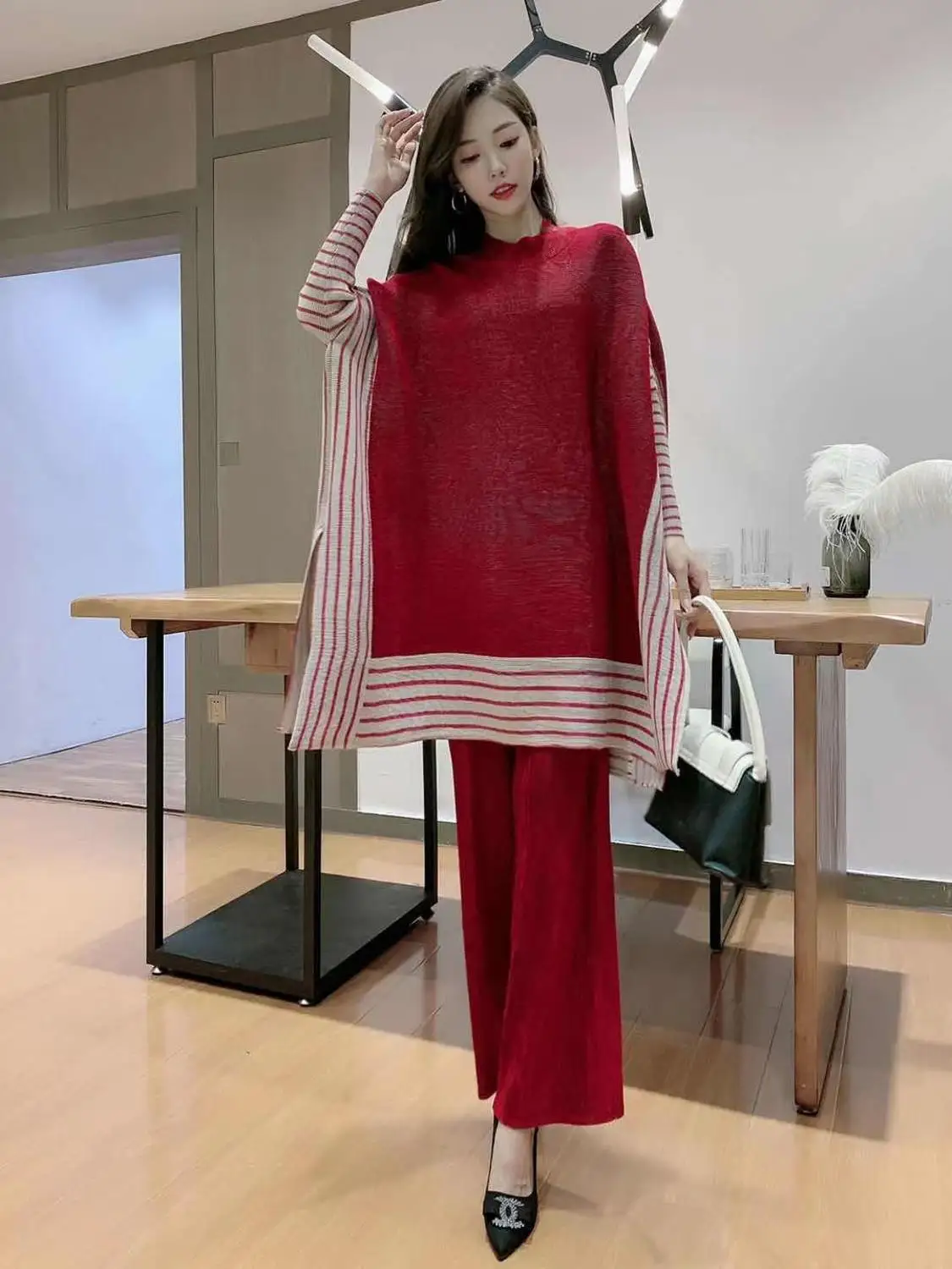 

HOT SELLING Miyake fold long sleeve o-neck stripe loose long T-shirt + wide leg pants suit IN STOCK