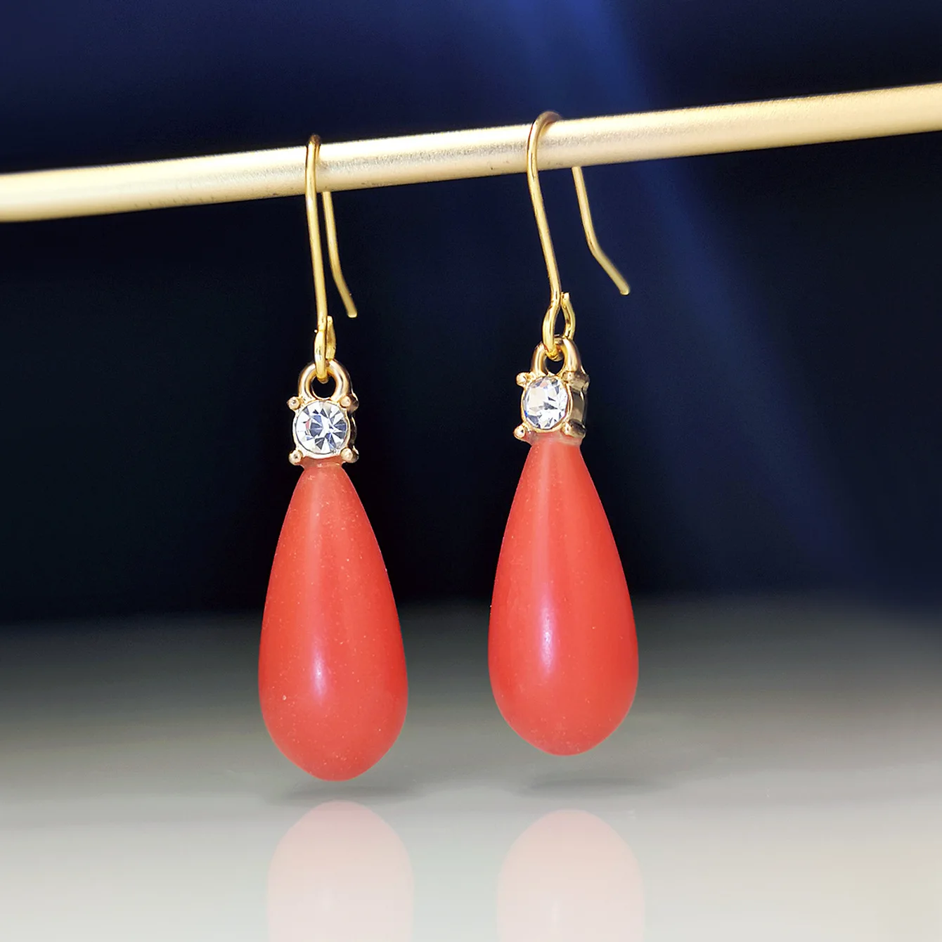 2021 Fashion Women\'s Crystal Dangle Earrings Coral Red Water Drop Pendant Vintage Earrings For Girl Gold Color Piercing Ear Stud