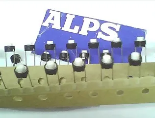 

10 шт. Alps Япония skrgaed010 оригинальная лента кассета 6*6*5 сенсорный переключатель два контакта круглая головка белый пресс