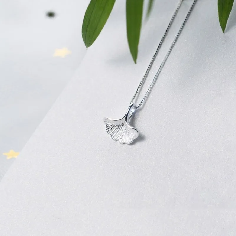 QMCOCO Korean Silver Color Ginkgo Biloba Leaf Simple Trendy Charm Pendant Necklace  For Women Party Wedding Jewelry Accessories