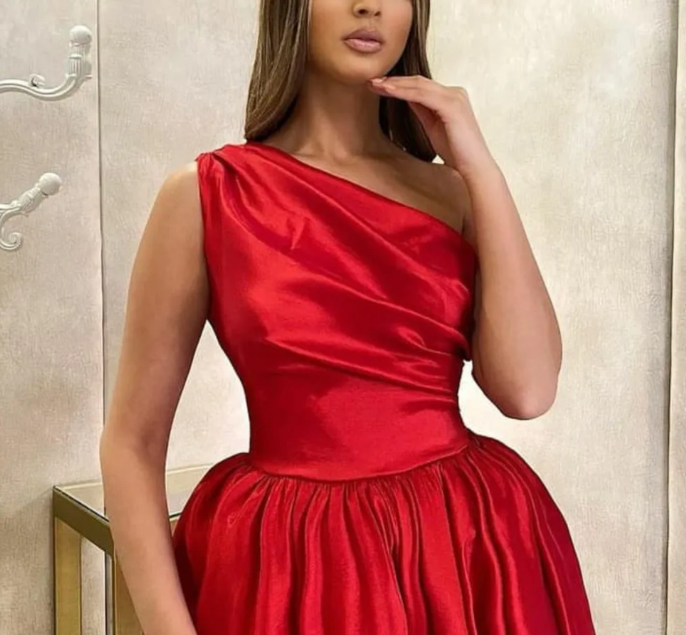 2024 Simple Satin A Line Short Prom Party Dresses una spalla pieghe lunghezza del tè abiti da sera arabi sauditi di compleanno