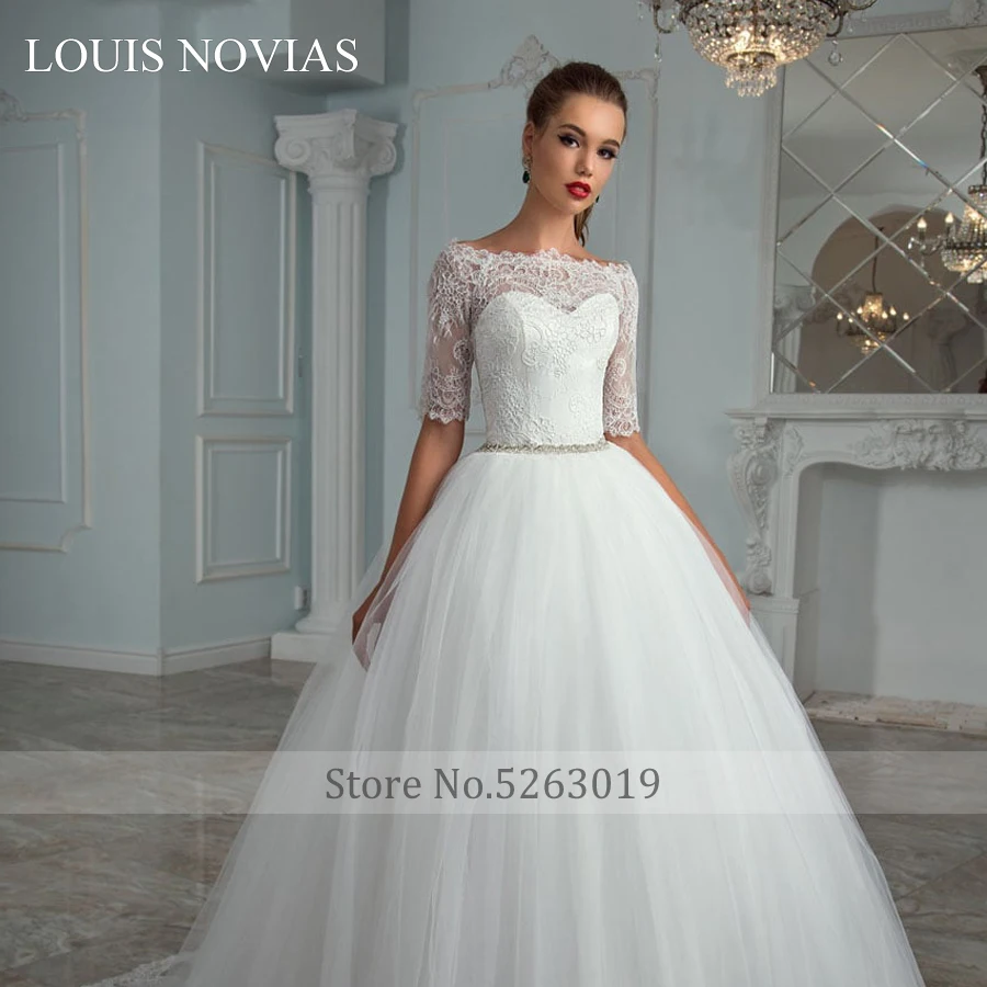 Louis Novias Bruid Kant Borduurwerk Half Mouw Klassieke Trouwjurk Crystal Belt Vestido De Noiva Plus Size Droom Prinses