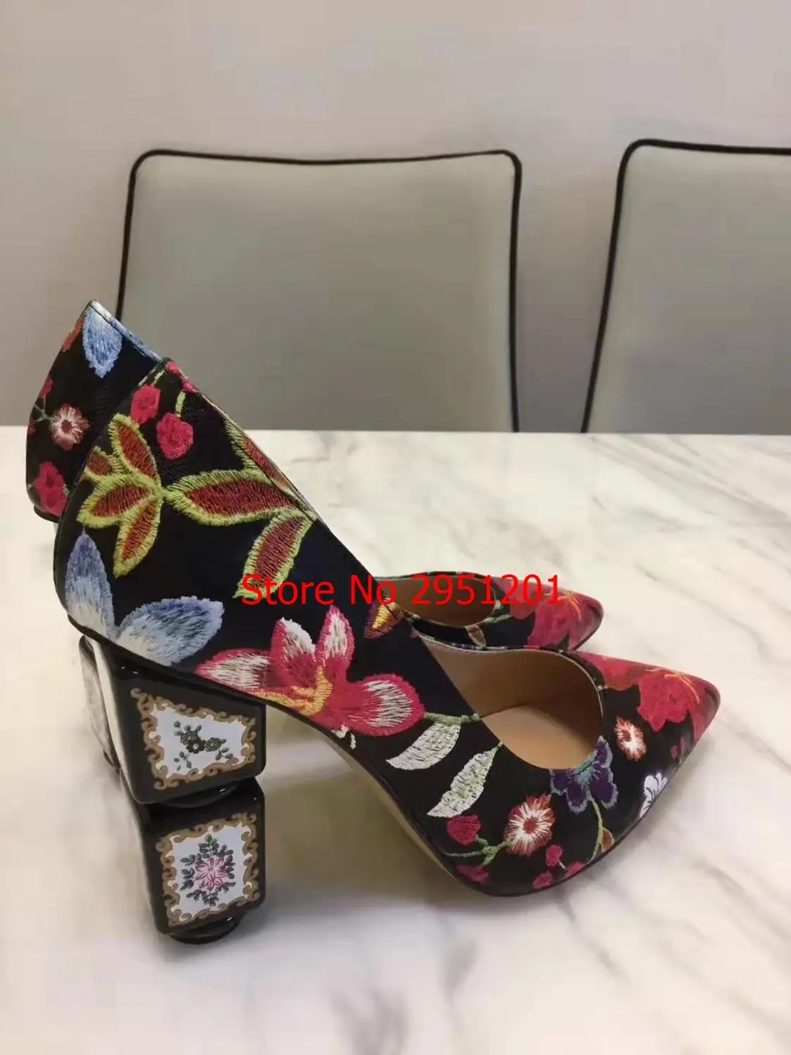 Scarpe da Donna di Modo Dolce Floreale Tacchi a Spillo Scarpe da Sposa Partito Tacchi Alti Sapatos Mujer Rosa Bianco Tacco Grosso Pompe di Nozze