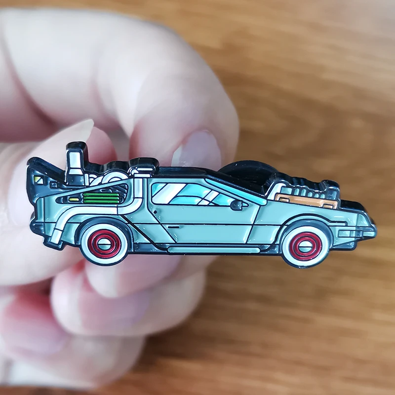 Delorean emalia Pin the time machine model samochodu odznaka gdzie idziemy nie potrzebujemy drogi broszka biżuteria