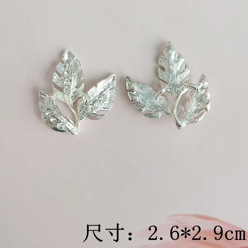 50個の葉の形をしたペンダント,合金,26x29mm,結婚式のアクセサリー,葉の形,手作りのジュエリー作り