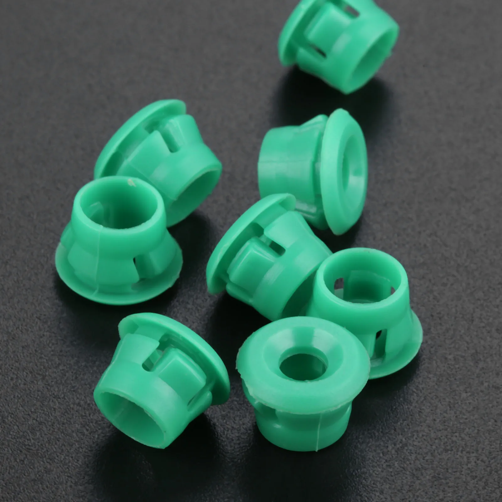 50Pcs Side Sill Skirts Moulding Grommet Clips Fasteners 51711932996 Plastic Rivet Retainer For BMW E30 E32 E36 E46 E60 E61 E63