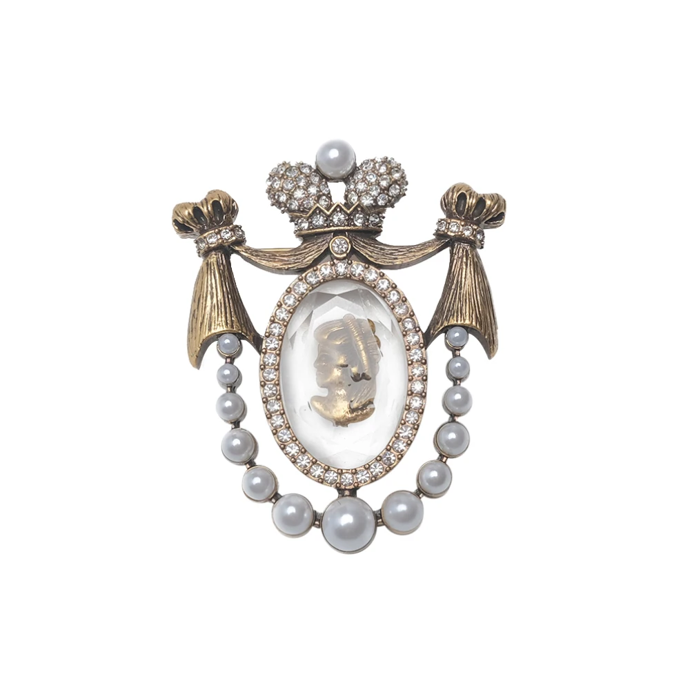 Amorita Boutique Statue Design Pin Court European vintage imitation Pearl Lady brooch.