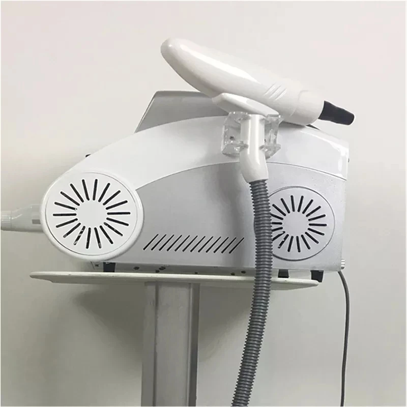 Laserowa maszyna do usuwania tatuażu ND YAG Pigment do brwi Maszyna do usuwania tatuażu z czerwonym wskaźnikiem.