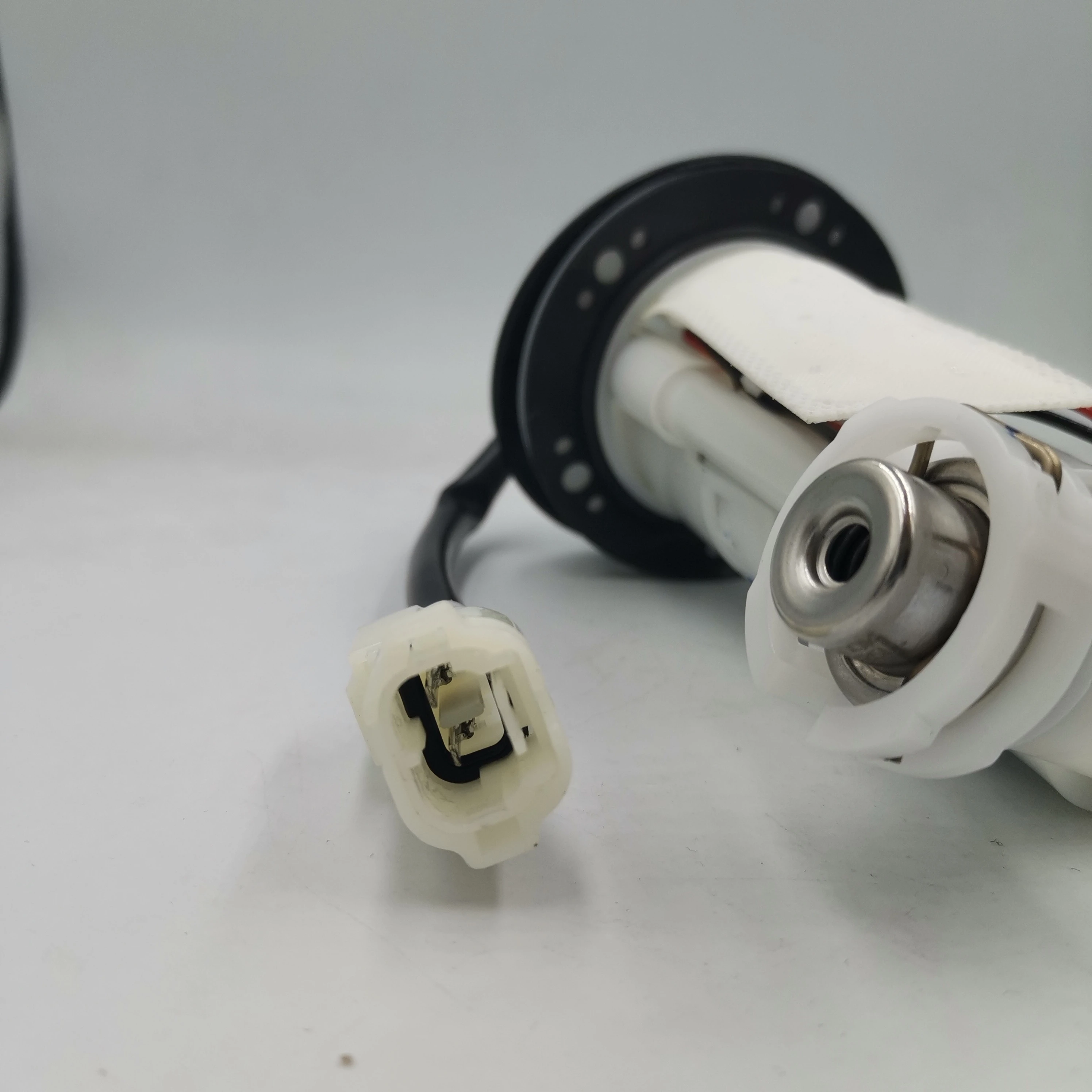

125cc motorcycle engine fuel pump for QJ motor TNT 125 135 benelli tnt125 gasoline oil pump