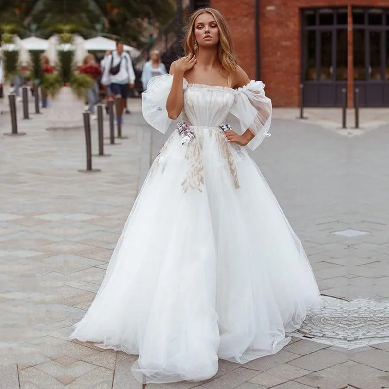 Abiti da sposa bianchi fata con maniche a sbuffo senza spalline abiti da sposa Vintage Vestido de Noiva abito da sposa principessa 2021 fiori