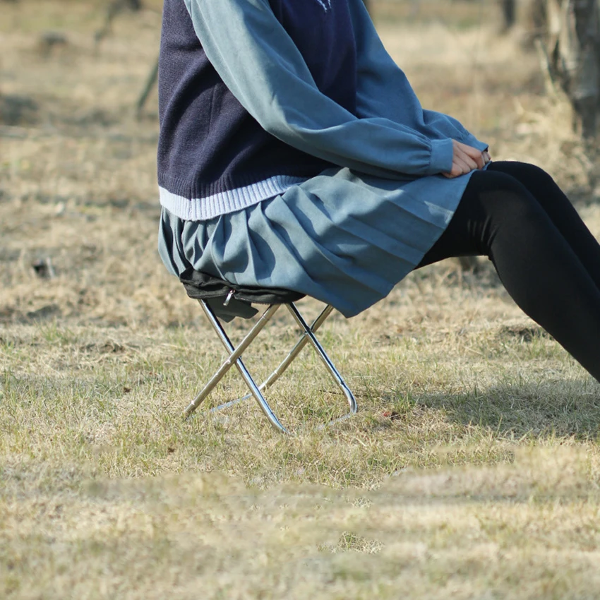 Folding Camping Stool, Compact Zipper Bag Size Travel Outdoor Folding Stool, Banquinho portátil para Camping Caminhadas Picnic Garden BBQ