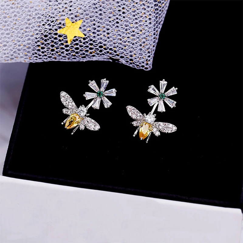 Huitan Cute & Stylish Flower Bee Shape Women Stud Earring Gold/Silver Color Party Daily Wear Gift for Girlfriend Fashion Jewelry