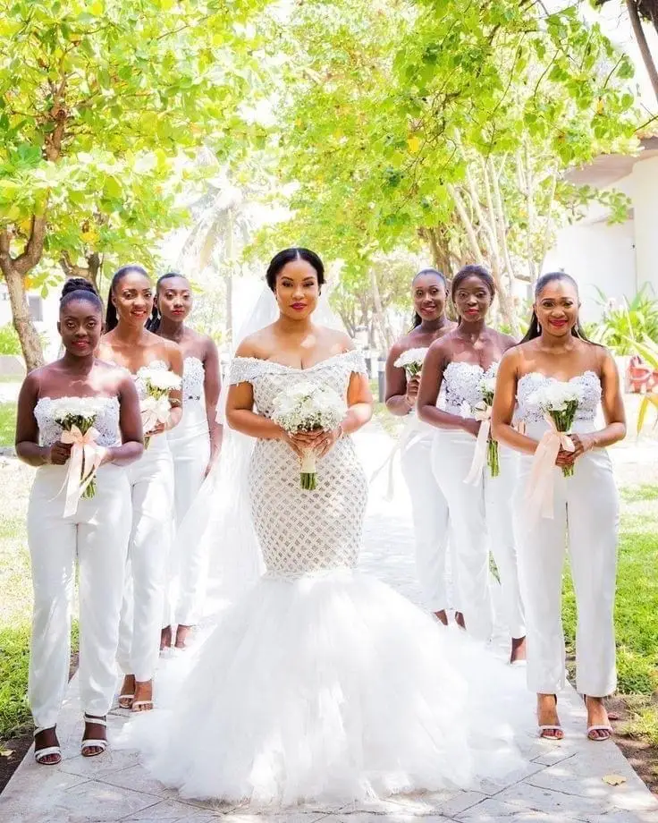 Vestidos de novia personalizados con hombros descubiertos, faldas escalonadas de encaje de sirena africana, tren de barrido de talla grande, vestido de novia hecho a medida