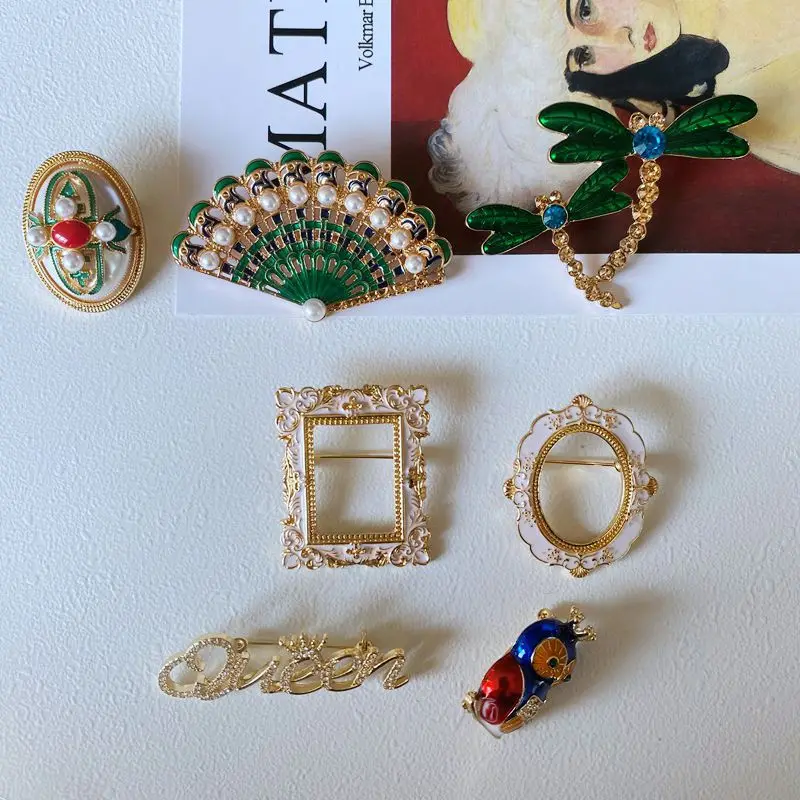 Vintage Palace Pearl Drip Glaze Brooch Pin Fan Dragonfly Owl Queen Brooches Pin Party Accessories