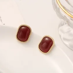 New Retro Simple Wine Red Resin Geometric Striped High-grade Earrings French Elegant Girl Fashion Exquisite Wild Wedding Jewelry