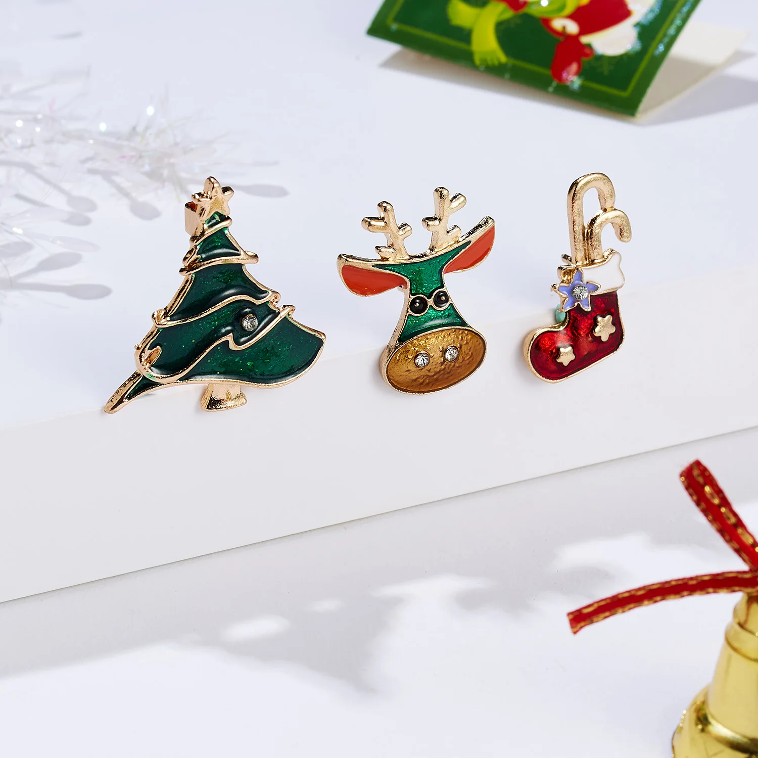 3 teile/satz Weihnachten Geschenk Für Frauen Männer Broschen Emaille Pins Santa Claus Glocke Elch Schneeflocke Weihnachten Baum Brosche Neue Jahr Pin – Detail 15