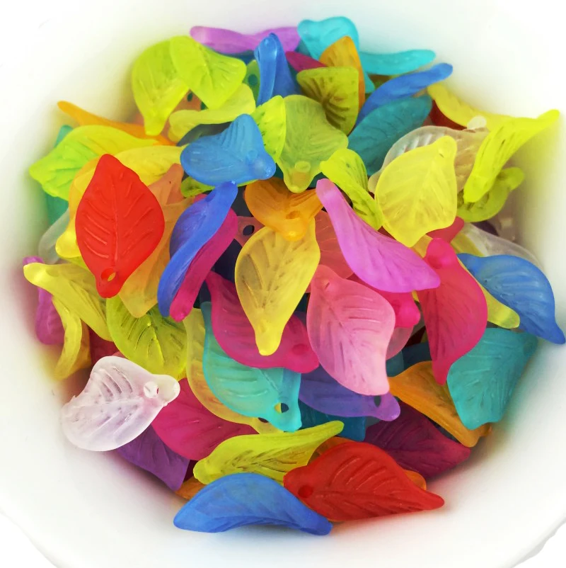 100pcs צבעים אקריליק עלה חרוזים פייברגלס פרח חרוז שקוף חלבית Spacer חרוז צמידי תכשיטי ביצוע DIY אמנות