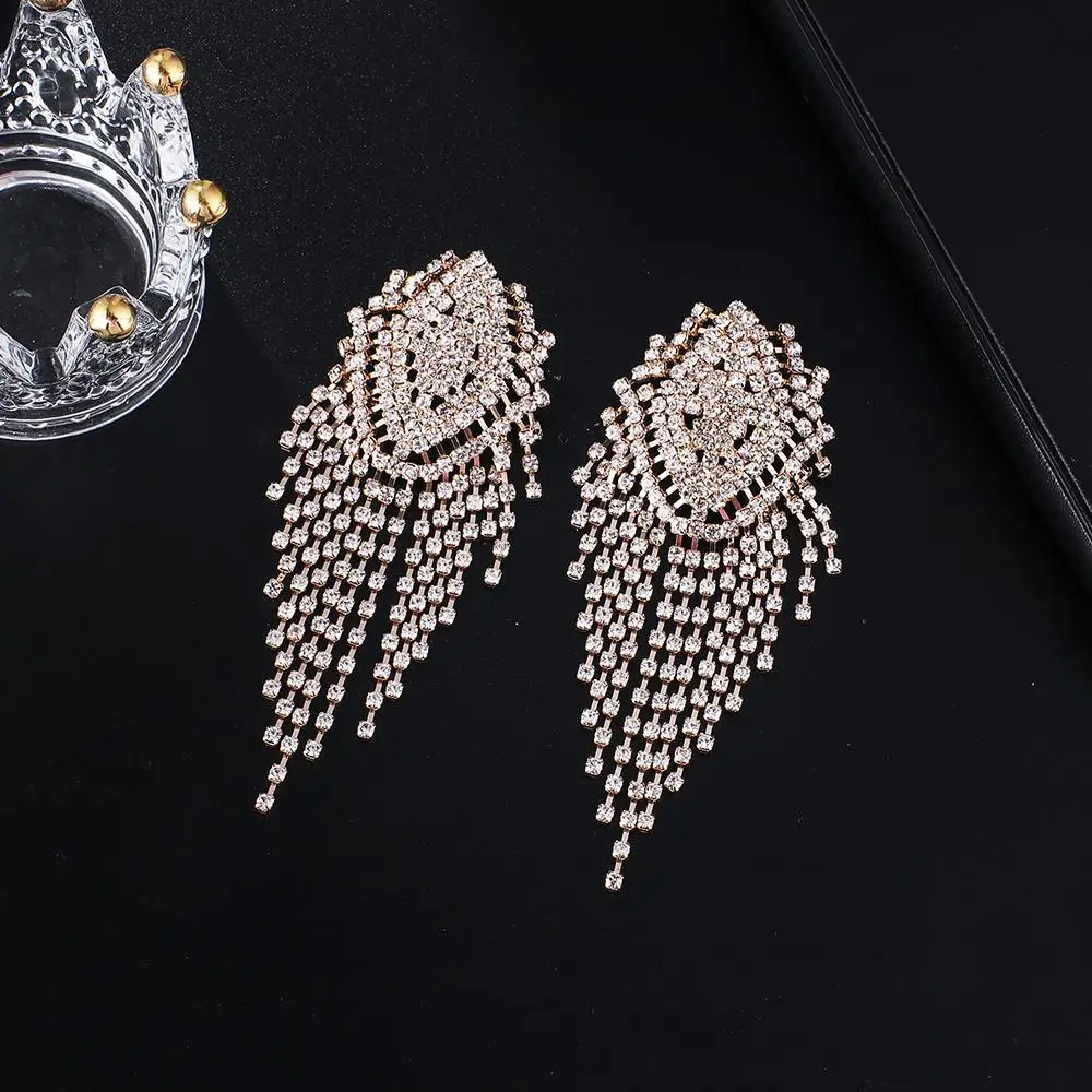 YFJEWE Big statement Earrings luxury women\'s long earrings rhinestone hanging trendy crystal drop earrings fashion jewelry E657