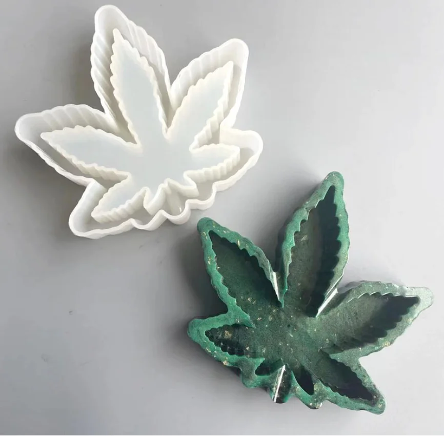 Maple Leaf Shape Silicone Mold Ashtray Handmade DIY Cake Mold Silica Gel Candy Kitchen Baking Durable Accessories Mold
