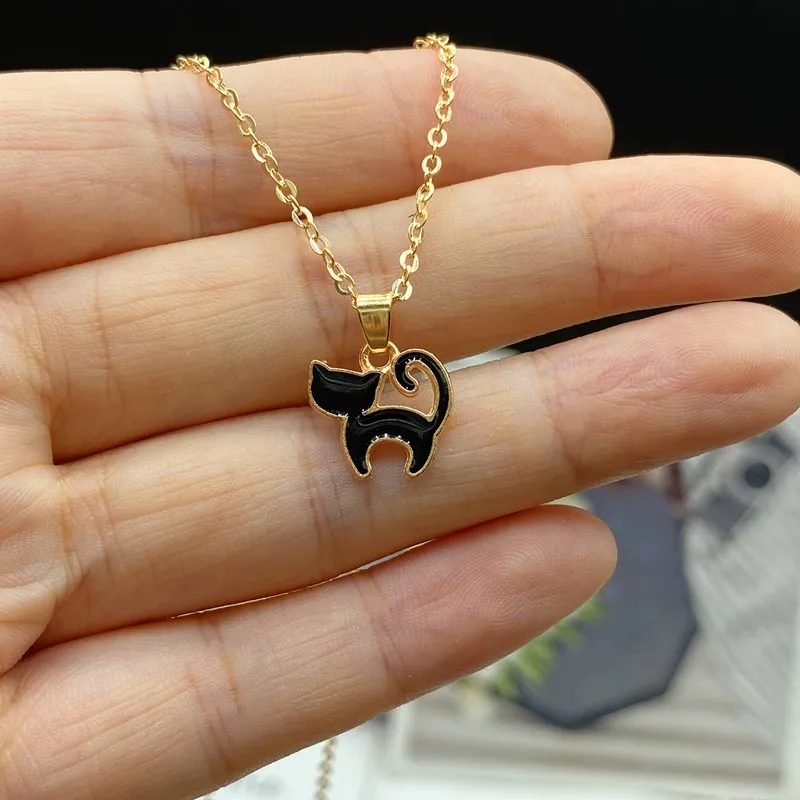 Cute Fashion Female Animal Cat Pet Necklace Enamel White Black Cat Pendant Necklace For Women Statement Chain Choker Jewelry