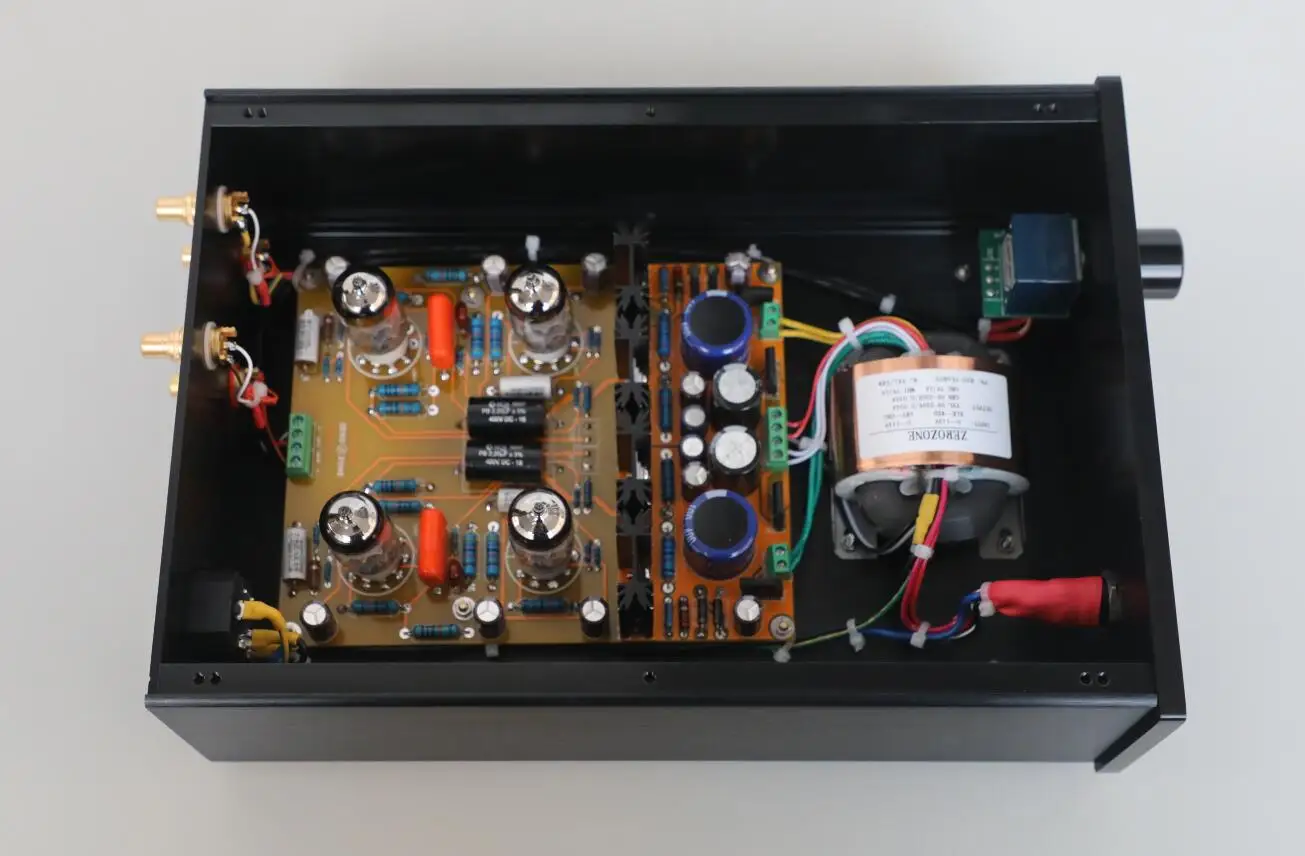 قاعدة مضخم أنبوبي Hifi Stereo ECC83/12AX7 على مضخم دائرة Conrad-johnson CL