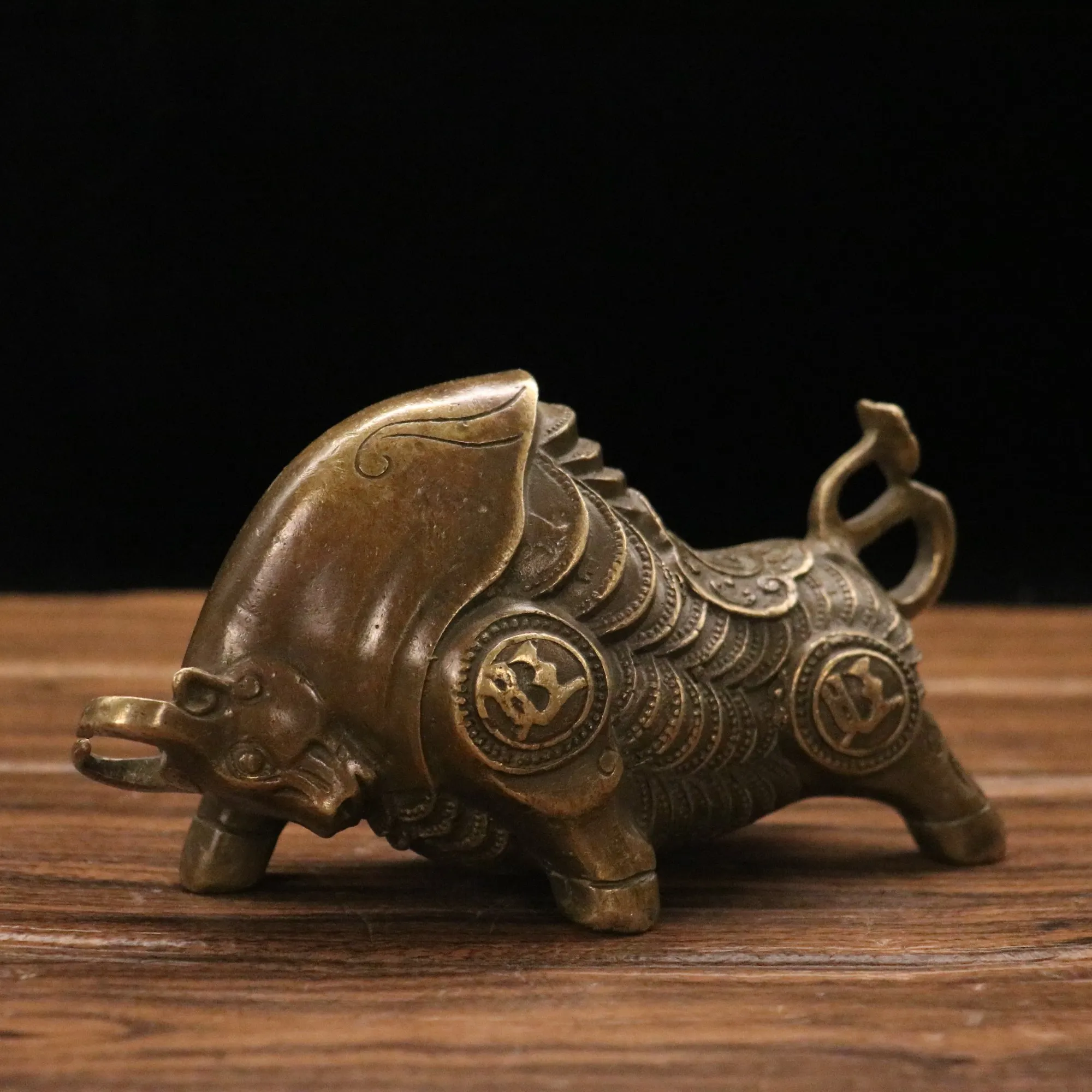 7"Tibetan Temple Collection Old Brass Zodiac Ox Statue Lucky Money cow Wangcai Gather wealth Ornaments Town House Exorcism view 4