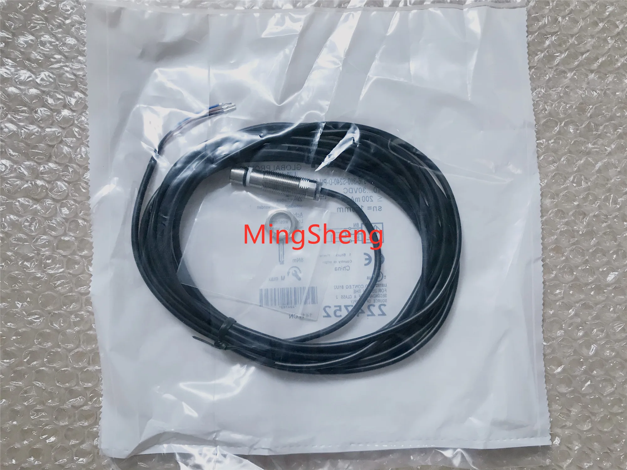 Original new 100% special selling high precision new sensor BES 516-300-S240-D-PU-05 proximity switch