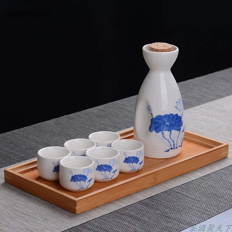 Japanese style smooth and delicate sakura ceramic wine glass household exquisite rice wine dispenser Japanese ancient style cup