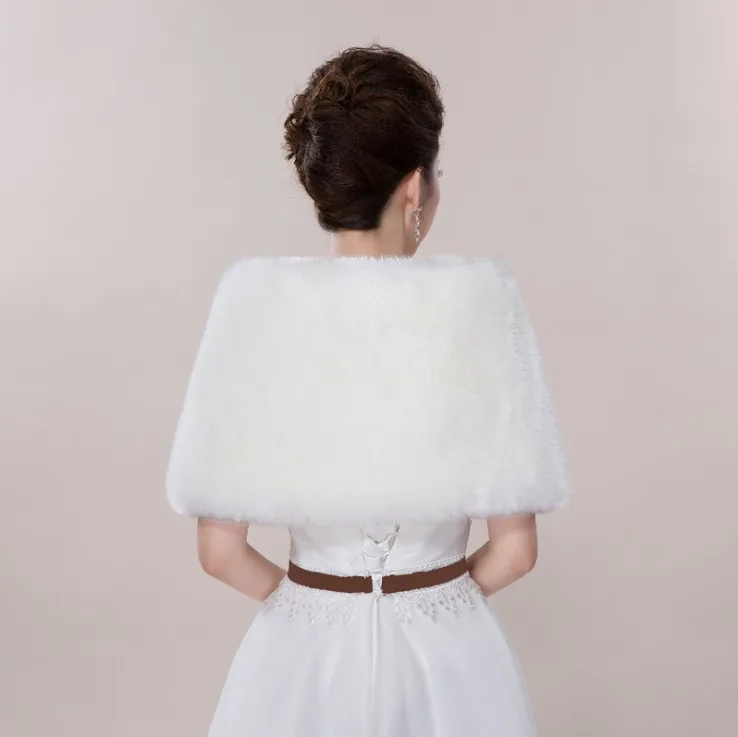 Women Winter Sleeveless White Bridal Wraps Warm Ivory Faux Fur Black Bridal Bolero Crop Red Faux Fur wedding Jacket with brooch