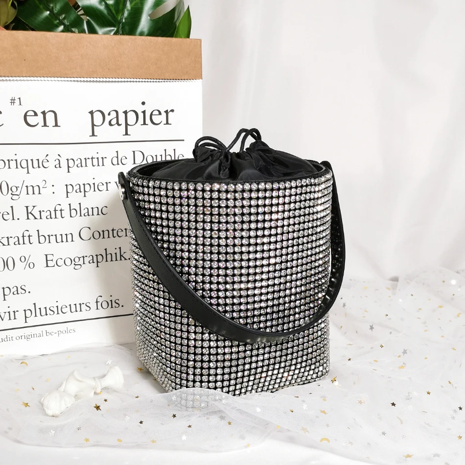 Imagem -02 - Bolsa de Mão Feminina Luxuosa Brilhante com Strass para Jantar à Noite ou Festa 2023