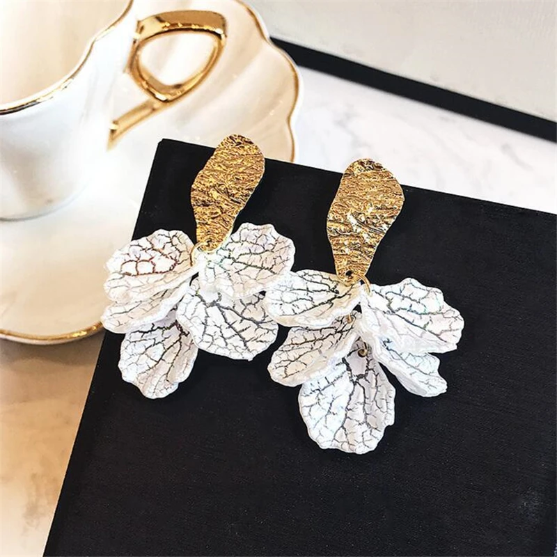 Pendientes de gota de pétalos de flor de concha blanca coreana para mujer, nueva declaración, joyería de moda, 2023