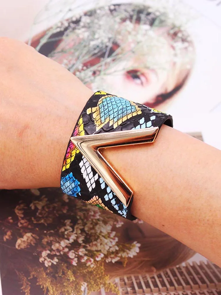 Fashion Leopard Leather Bracelet For Women Simple All-Match V Word Wide Charm Cuff Wrap Bracelet Femme Wristband Jewelry