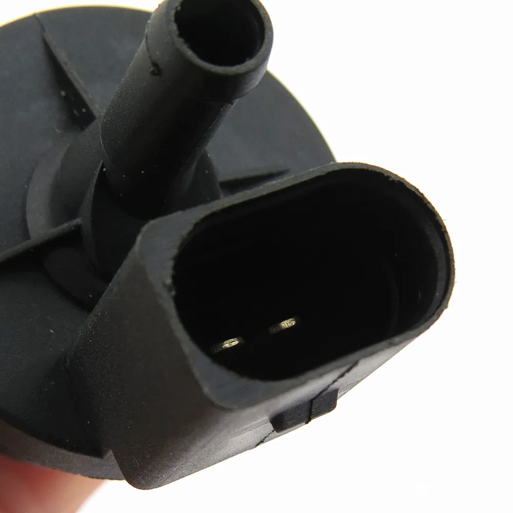Carbon Canister Exhaust Valve Solenoid Valve For Audi A3 A4 A6 A8 S4 TT VWJetta Golf Beetle Passat Touareg 0280142353 1C0906517A
