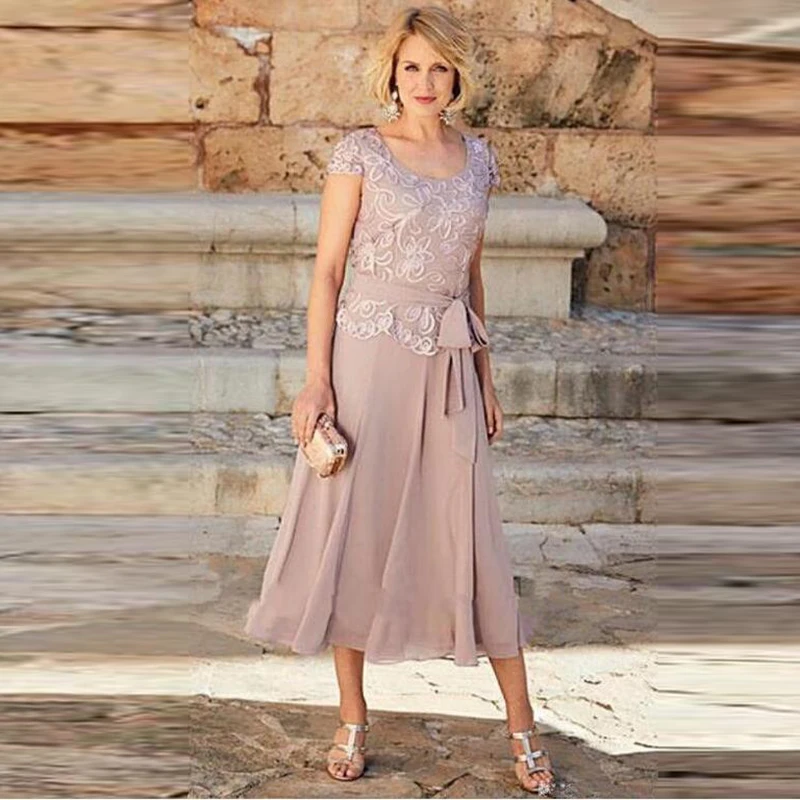 Latest Charming Dusty Rose Lace Scoop Neckline Mother Dresses Short Sleeves Mother of the Groom Gowns Tea Length Bow Sash