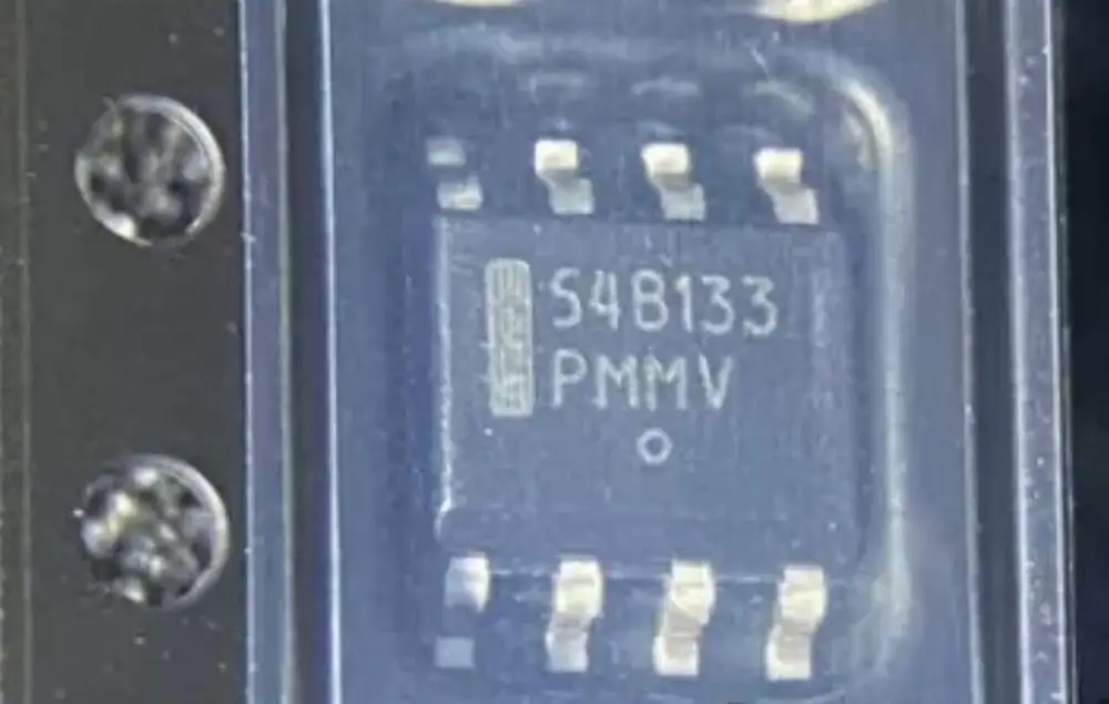 20-50 قطعة/NCP1654BD133R2G 548133   54B133 SOP8 NCP1654BD133